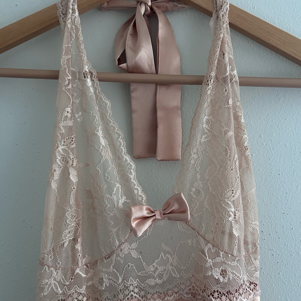 Elegant Lace & Silk Halter Nightgown - Pink